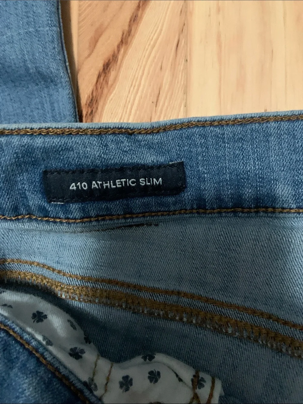 Lucky Brand 410 Athletic Slim Light Denim Jeans size 34/34